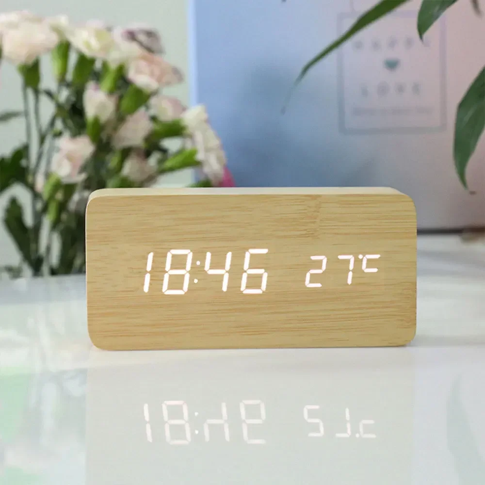 Wall Clock Wooden Electronic W - Moments Watches & Jewelry Vaughan Mills のレビューと価格