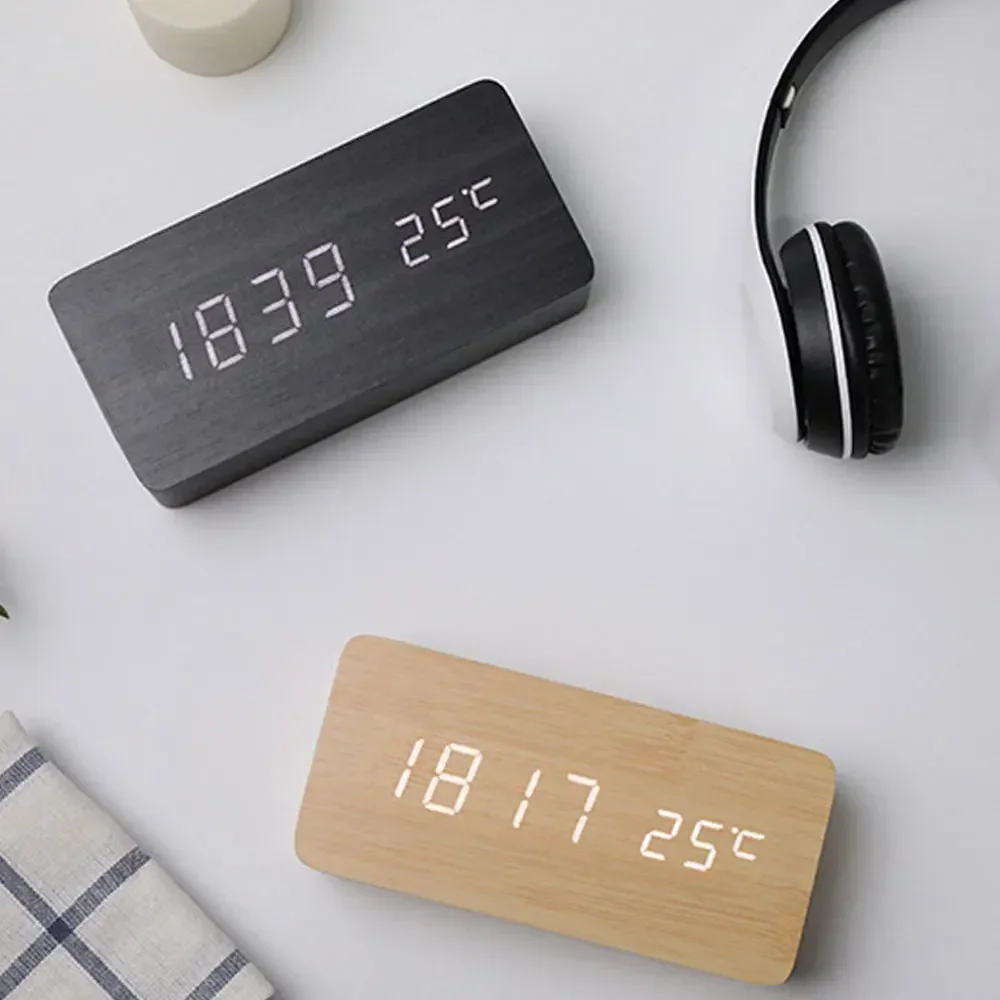 Wall Clock Wooden Electronic W - Moments Watches & Jewelry Vaughan Mills のレビューと価格