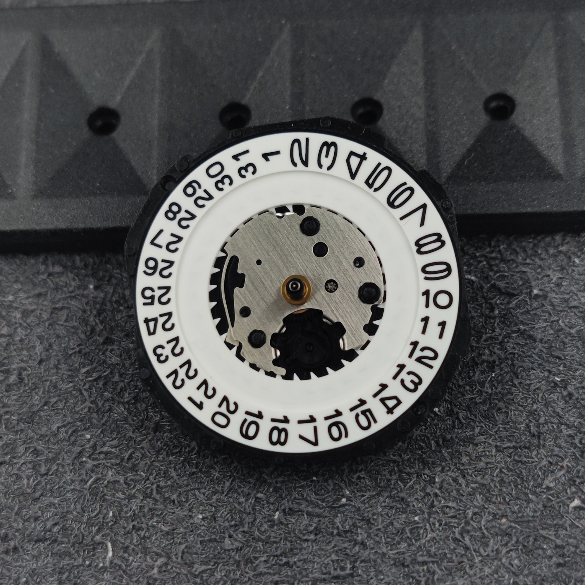Japan PC32 Quartz Movement Dat - Jewels In Quartz Watches のレビューと価格